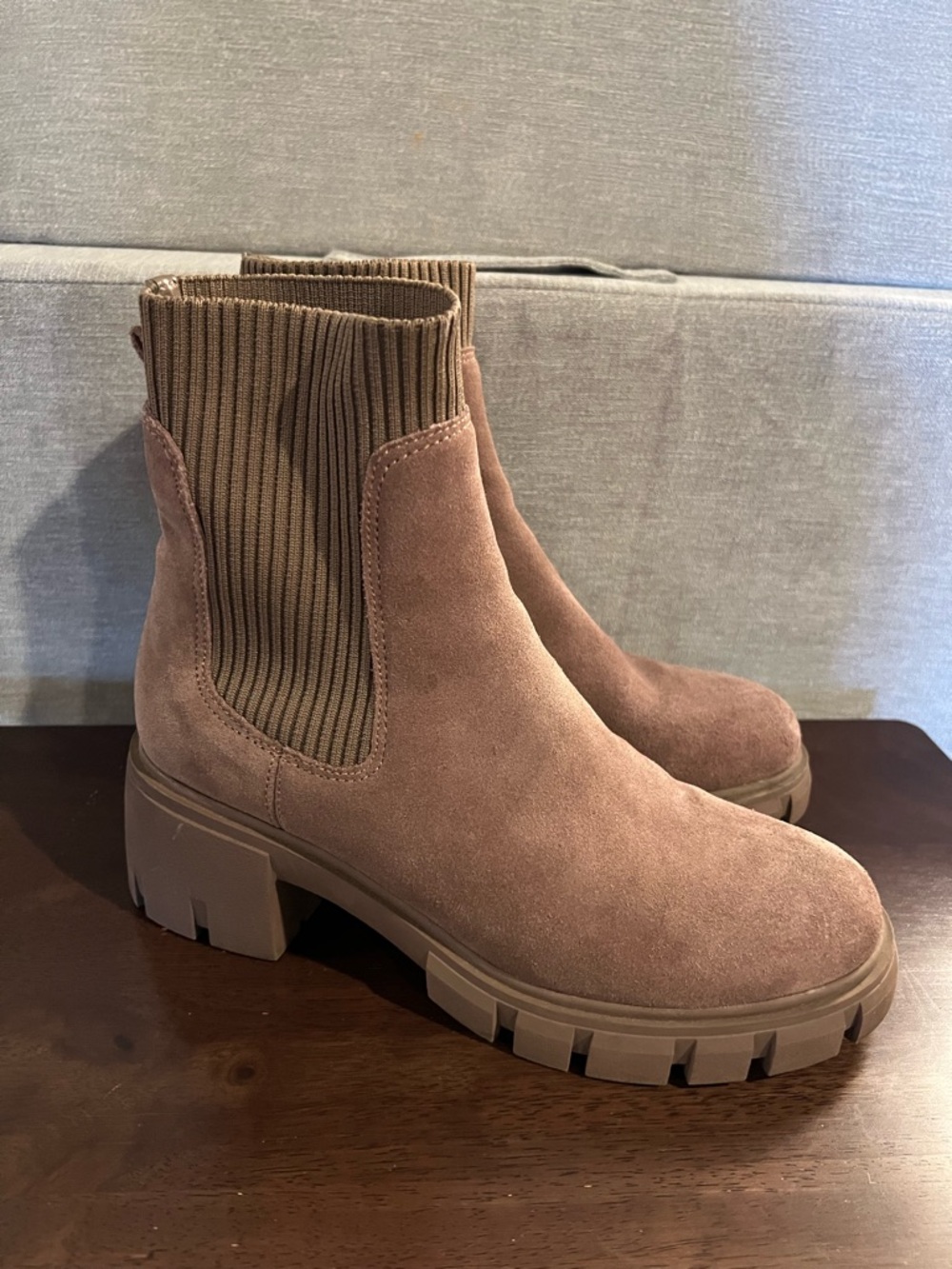 Steve Madden Hayle Platform Chelsea Suede Boots Women’s Size 7